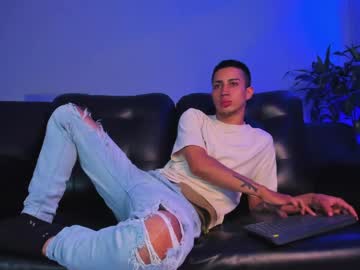 paul_adams_ - Live Performer