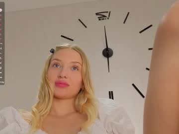 Philomenagroomes, Age 19, M – Blonde & Young - Live Performer
