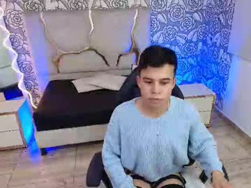 Rausteel_tay, Age 21, M – Feet & Femboy - Live Performer