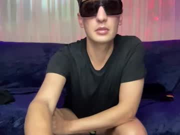 Rdr001, Age 24, M – Dildo & Gay - Live Performer