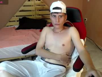 Rorydusk, Age 21, M – Latino & Bigcock - Live Performer