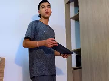 russell_adams_ - Live Performer
