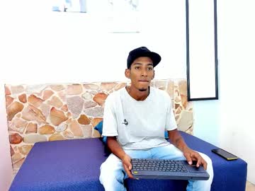 Sam_travis, Age 24, M – Bigcock & New - Live Performer