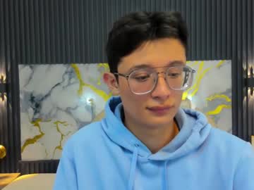 Santiago_russo18, Age 19, M – Asian & Cum - Live Performer