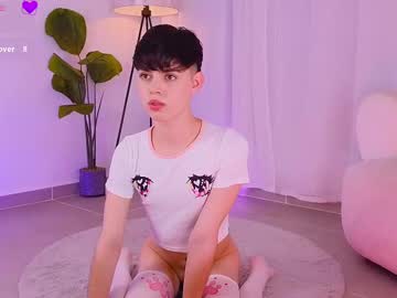 Sebbyross, Age 19, M – Femboy & Lovense - Live Performer