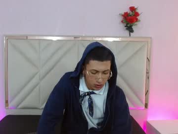 shinedark_tay - Live Performer