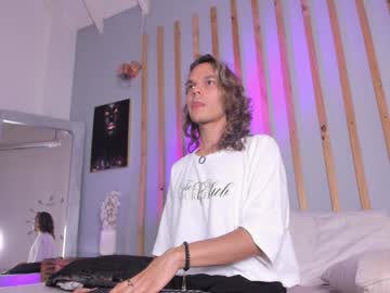 Sirphigrant, Age 24, M – Femboy & Skinny - Live Performer