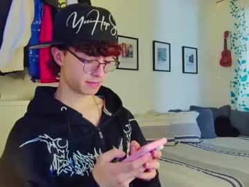T0n3r, Age 22, M – Bigcock & Cum - Live Performer