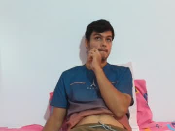 Thiago__diaz, Age 24, M – Cumshot & Bigass - Live Performer