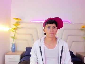 Thomas_starks_, Age 18, M – Latino & Cum - Live Performer