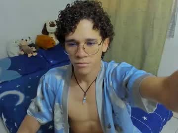 Tom_blue10, Age 24, M – Young & Cum - Live Performer