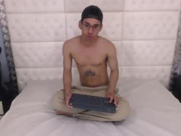 Tony_crost, M – Bigcock & Young - Live Performer
