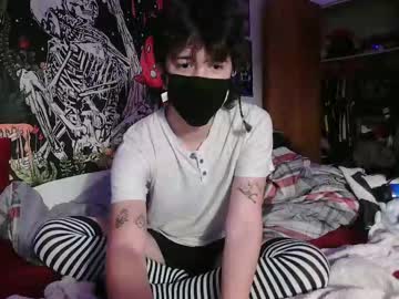 Twinkylucis, M – Twink & Femboy - Live Performer