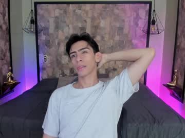 Uyukie, Age 20, M – 18 & Gay - Live Performer