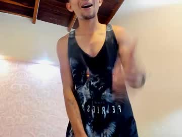 Yan_torres, Age 25, M – Cum & Uncut - Live Performer