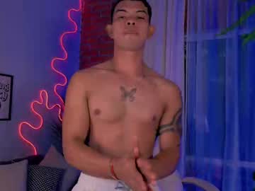 Your_mateohot, Age 27, M – Lovense & Femboy - Live Performer