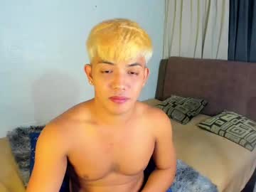 yourasian_bradley - Live Performer